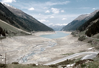 Stausee im Fr�hjahr voller Schlamm